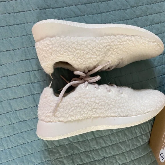 NIB Allbirds Wool Runner Fluff White Sneaker Sz 8 - Picture 5 of 15